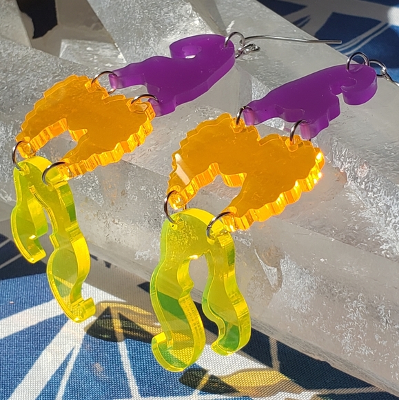 🪄 Hocus Pocus Sanderson Sisters acrylic hair-do earrings - Picture 5 of 8